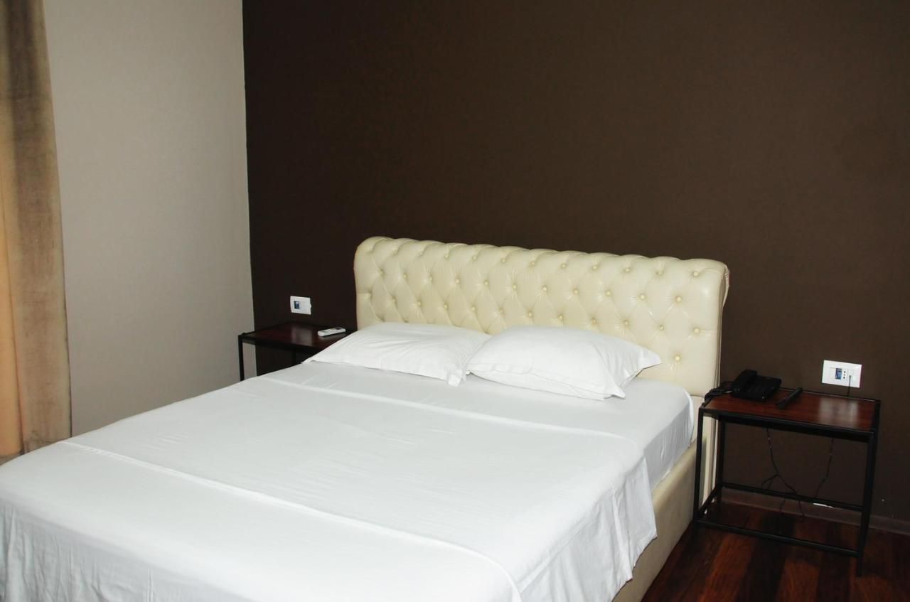 One Hotell 2*